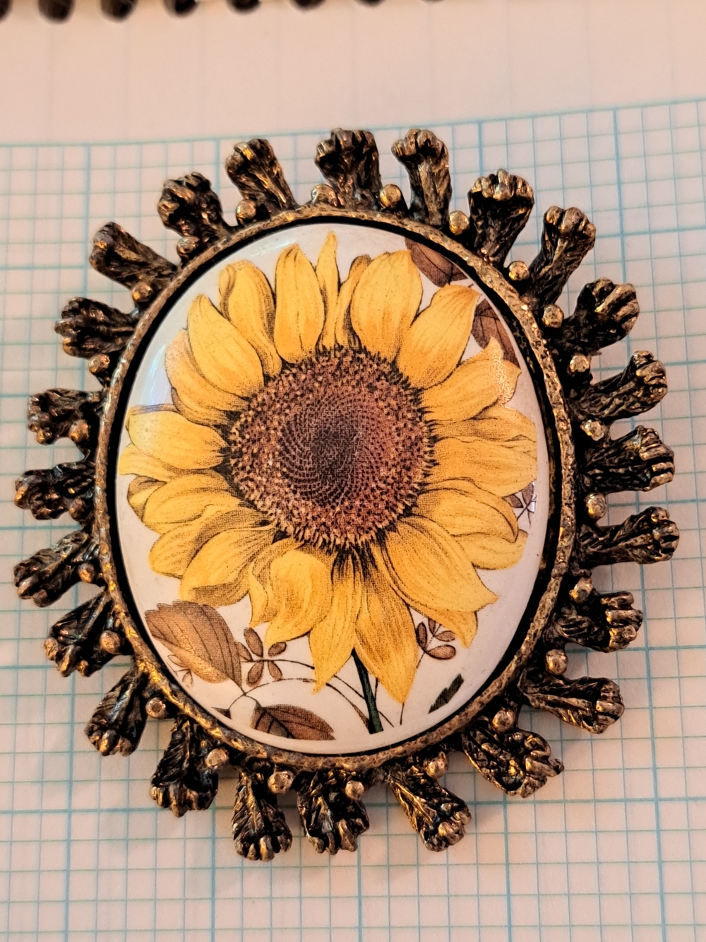 Sunflower Cameo Vintage Pendant Pin Brooch in Yellow and Gold Tones